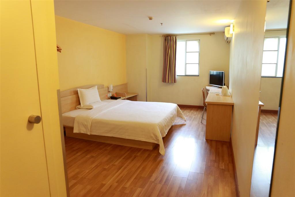 7Days Inn Shanghai Lujiazui Exterior photo
