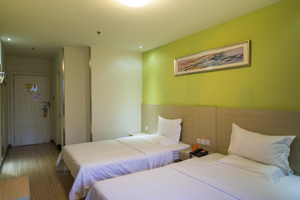 7Days Inn Shanghai Lujiazui Exterior photo